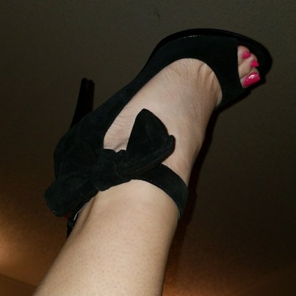 Carlos Santana Shoes - Carlos Santana black  suede w bow on ankle